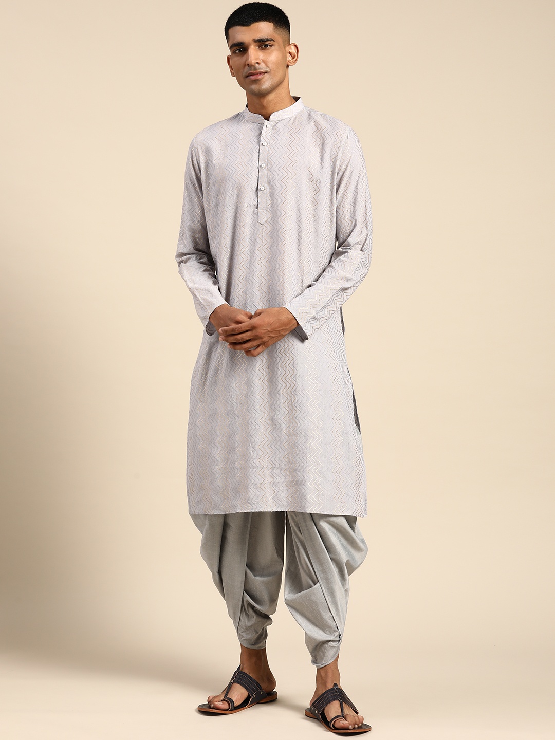 

KISAH Men Grey Embroidered Pure Cotton Kurta with Dhoti Pants