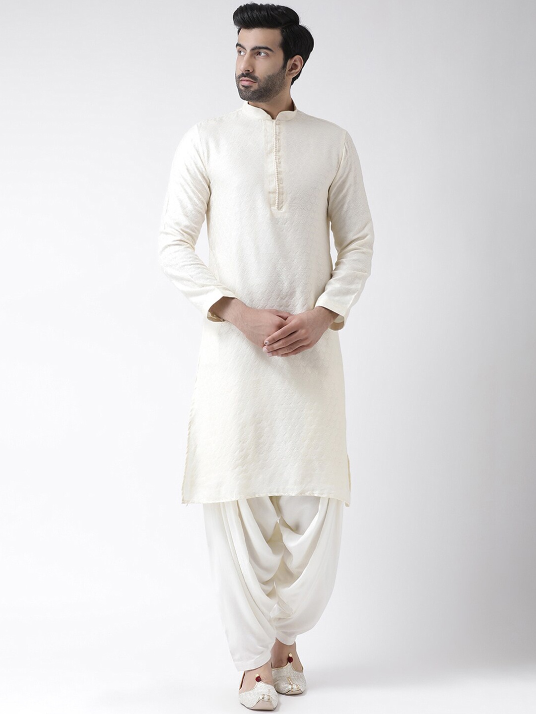 

KISAH Men White Printed Kurta with Patiala