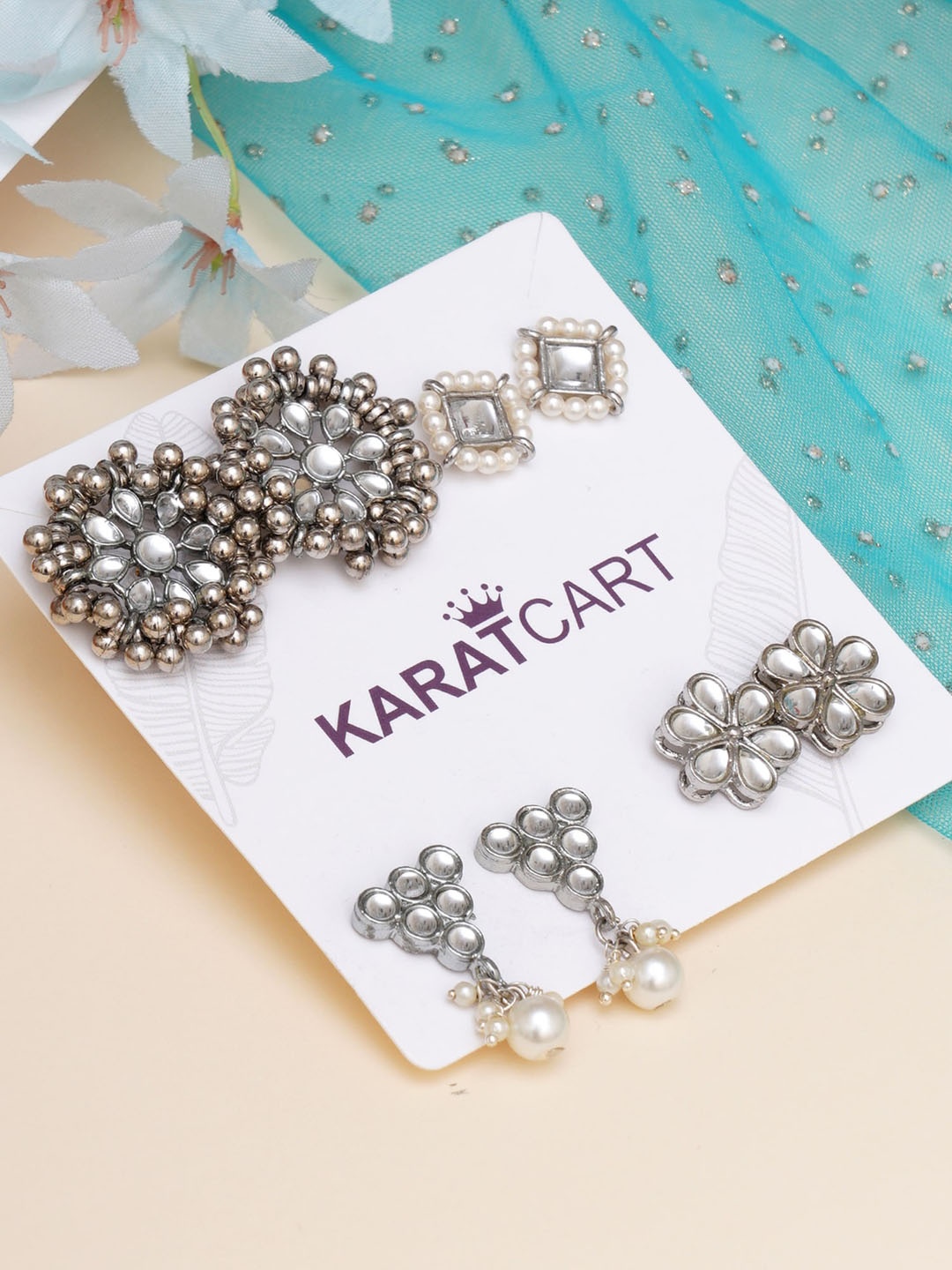 

KARATCART Set of 4 White Gold-Plated Kundan Classic Studs Earrings