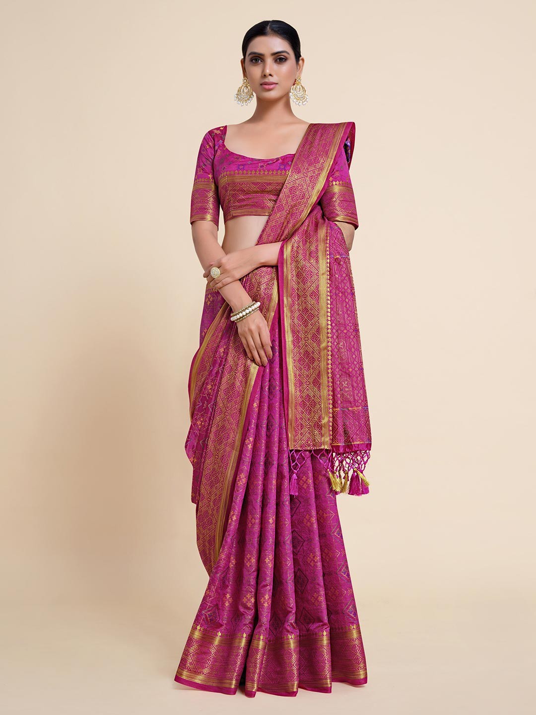 

MIMOSA Pink & Gold-Toned Ethnic Motifs Art Silk Kanjeevaram Saree