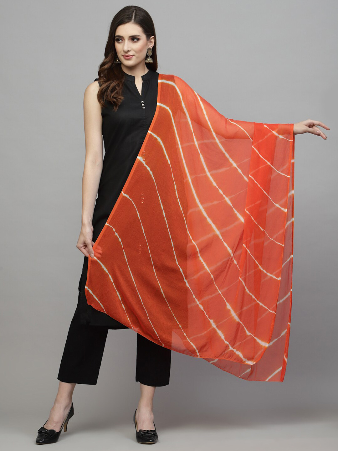

Stylum Women Orange & Gold-Toned Leheriya Dupatta