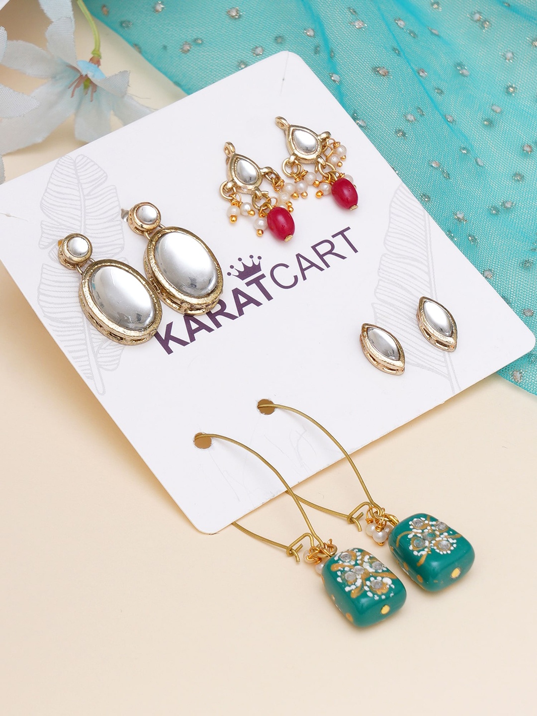 

KARATCART Set of 4 Gold-Toned & White Classic Studs Earrings