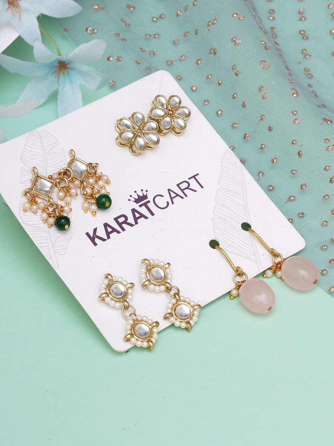 

KARATCART Gold-Toned Classic Studs Earrings