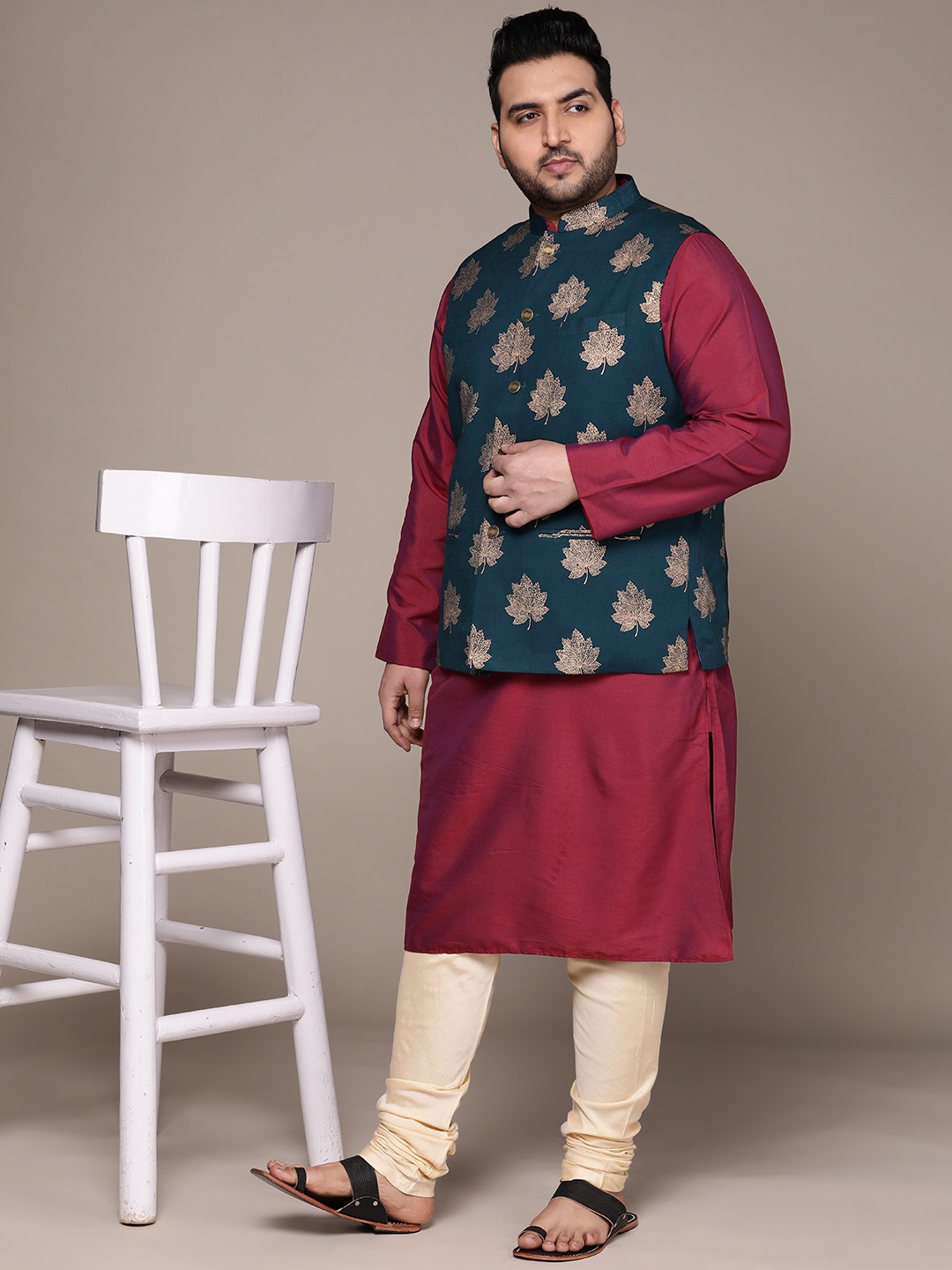 

KISAH PLUS Men Plus Size Kurta & Churidar With Nehru Jacket, Maroon