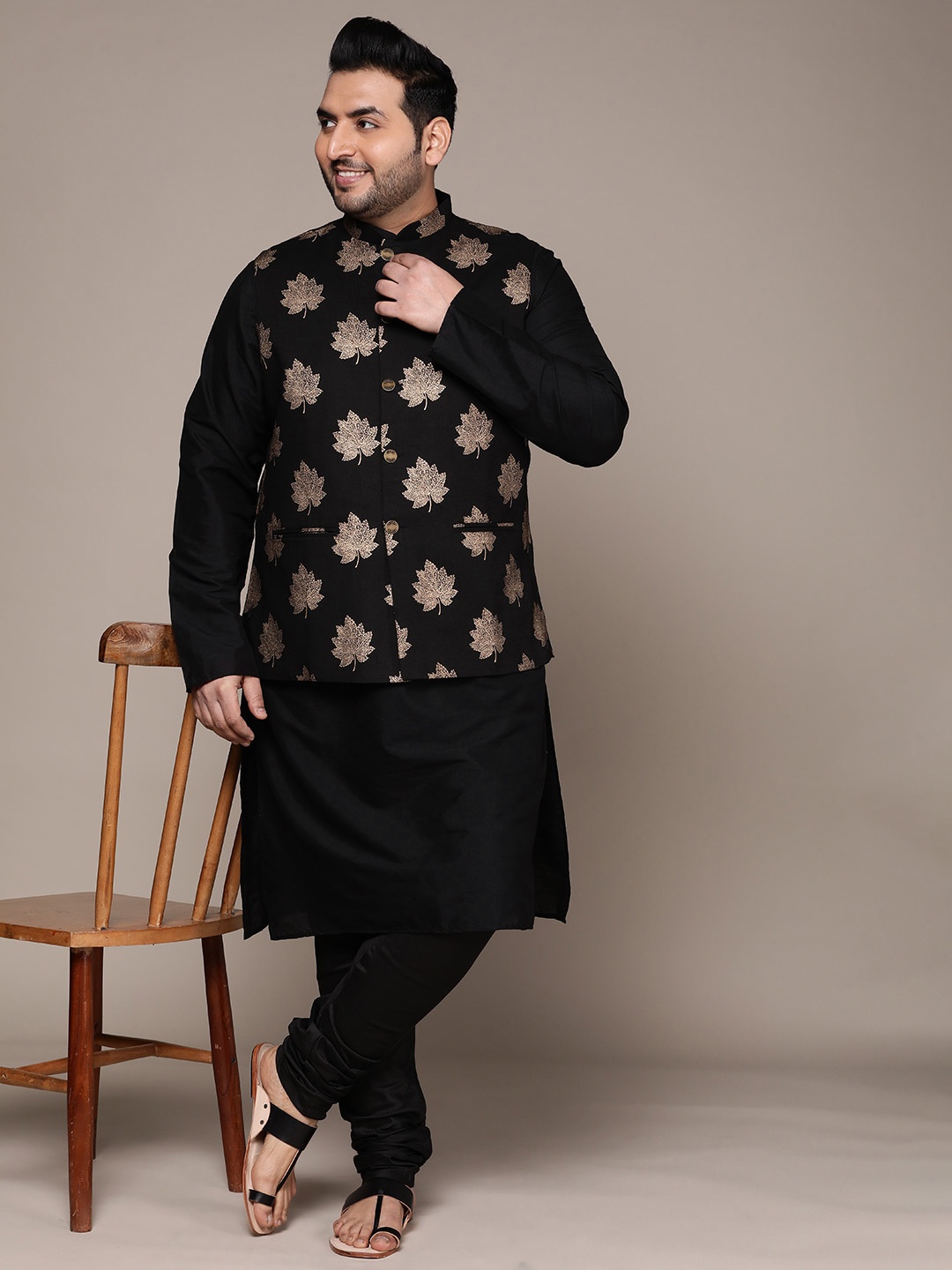 

KISAH PLUS Men Plus Size Kurta & Churidar With Nehru Jacket, Black