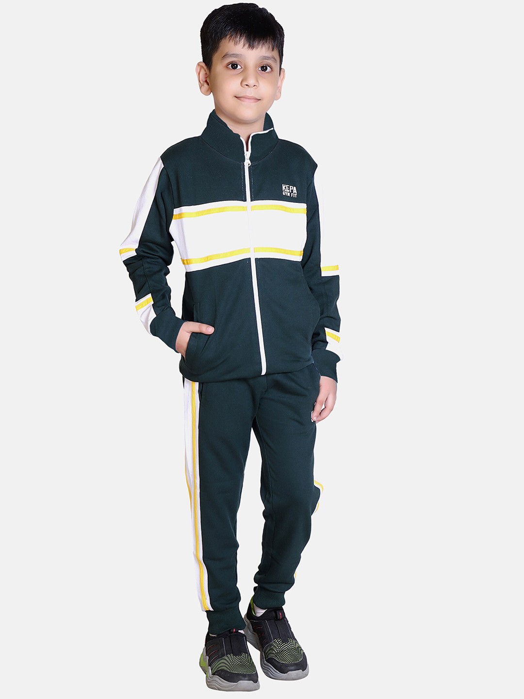

KEPA Boys Green & White Colourblocked Fleece Winter Sports Tracksuit