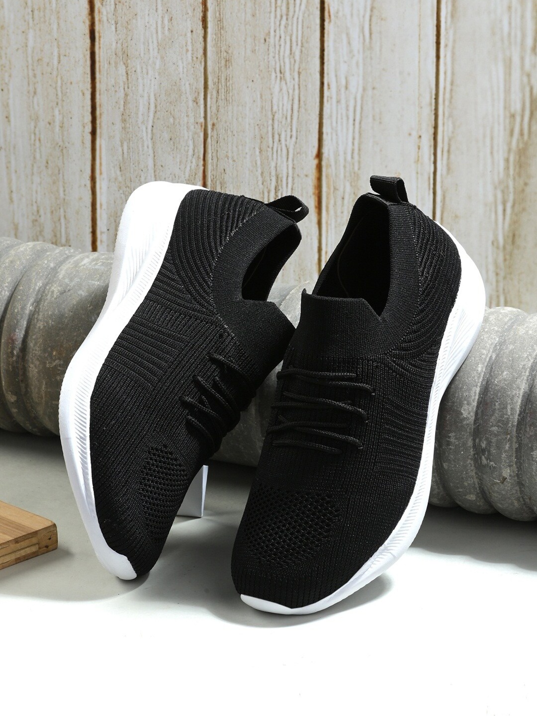 

Roadster Men Black Mesh Walking Non-Marking Shoes