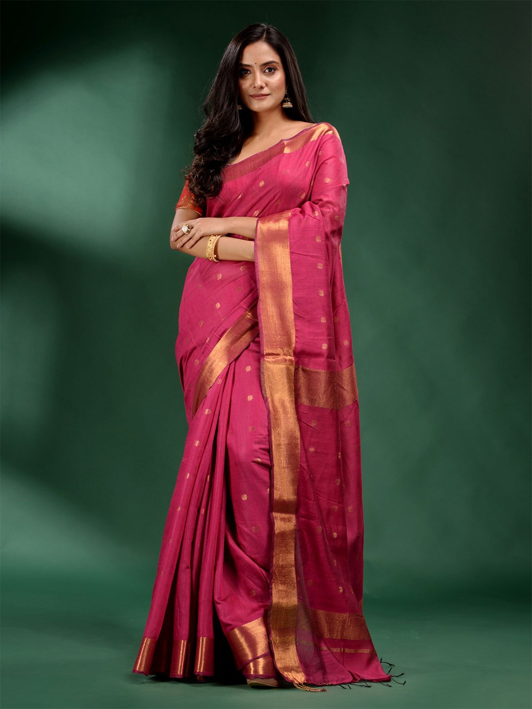 

Charukriti Pink & Gold-Toned Woven Design Zari Silk Blend Saree