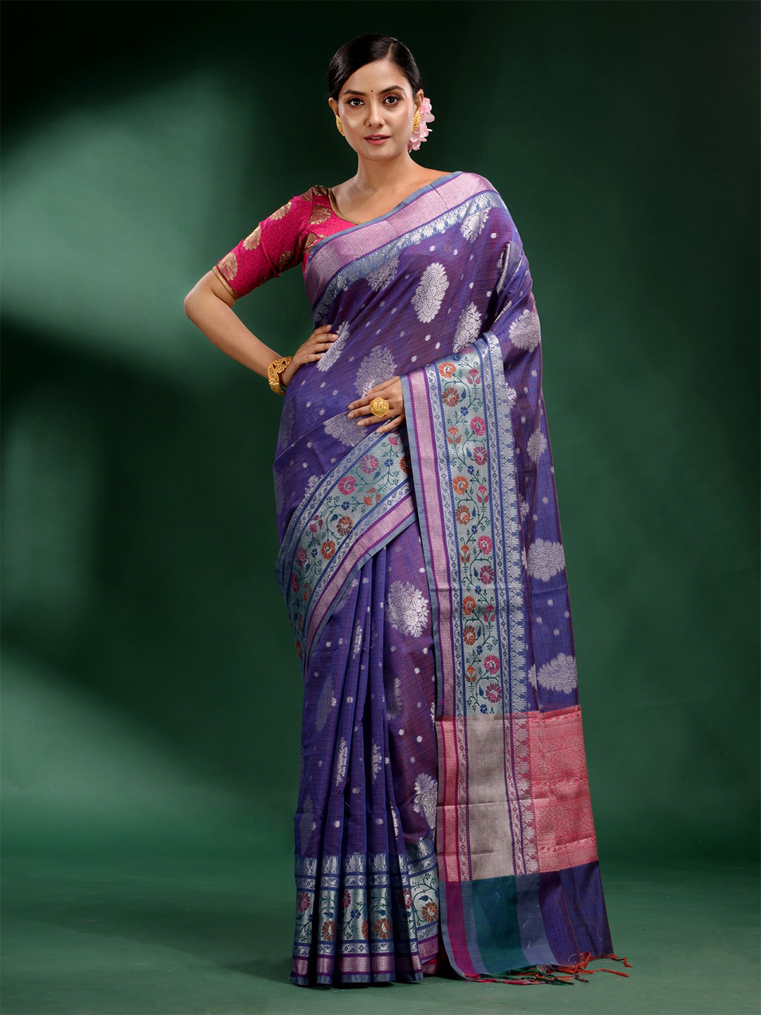 

Charukriti Violet & Pink Floral Silk Blend Saree