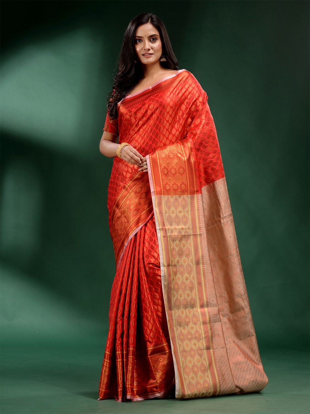 

Charukriti Red & Gold-Toned Woven Design Zari Silk Blend Saree