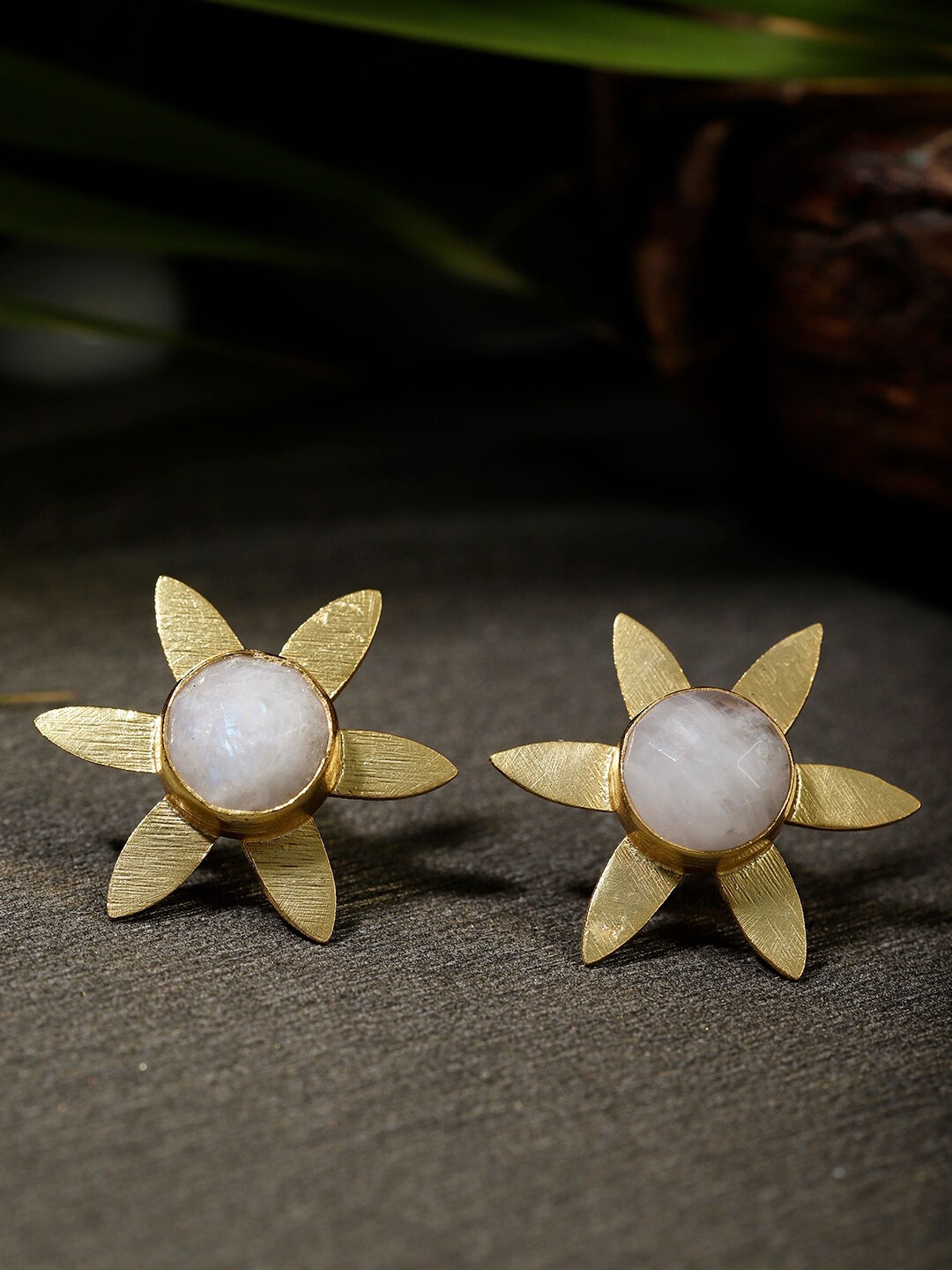 

Berserk Gold-Toned & White Classic Studs Earrings