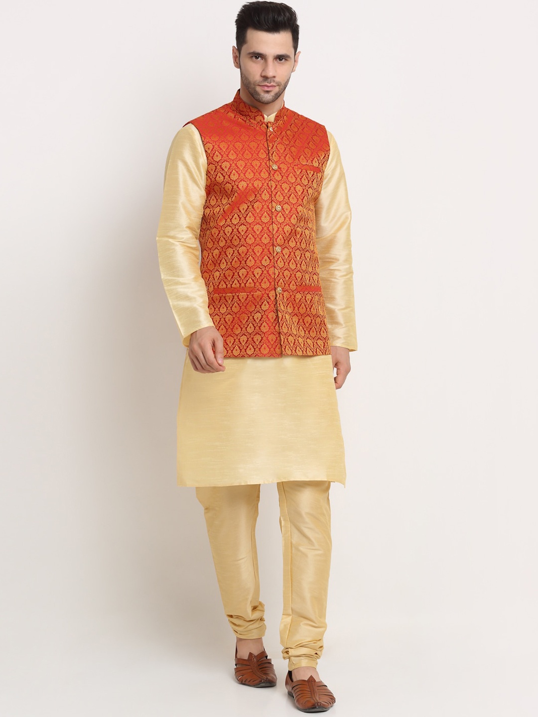 

KRAFT INDIA Men Beige Paisley Kurta with Churidar & Nehru Jacket