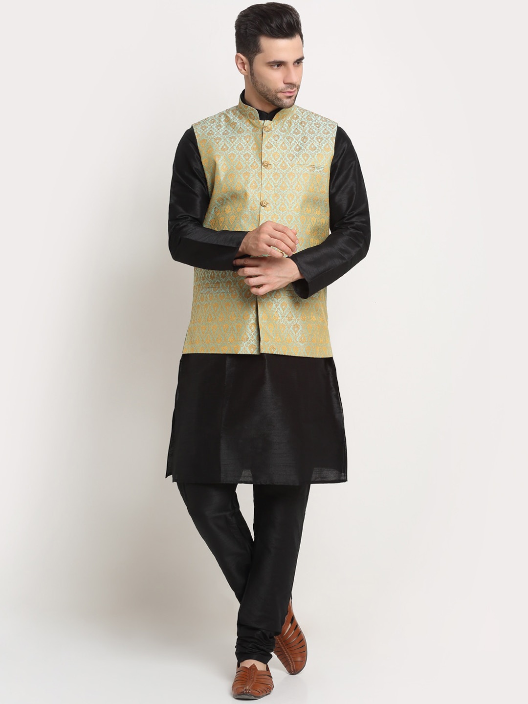 

KRAFT INDIA Men Kurta and Churidar with Nehru Jacket, Black