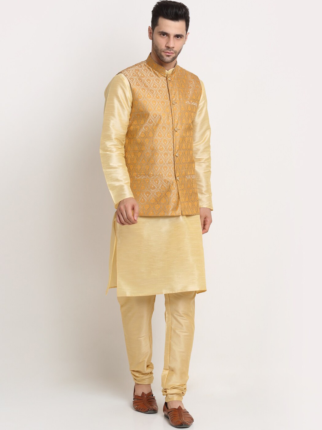 

KRAFT INDIA Men Beige Kurta and Churidar with Nehru jacket
