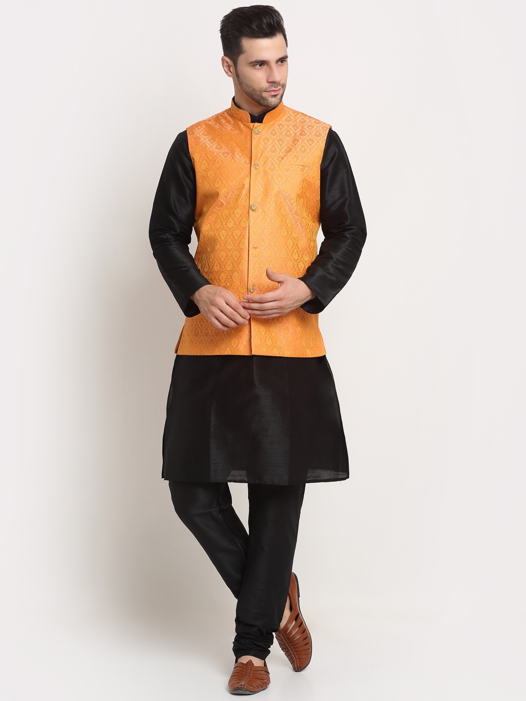 

KRAFT INDIA Men Black Solid Straight Kurta & Churidar with Nehru Jacket