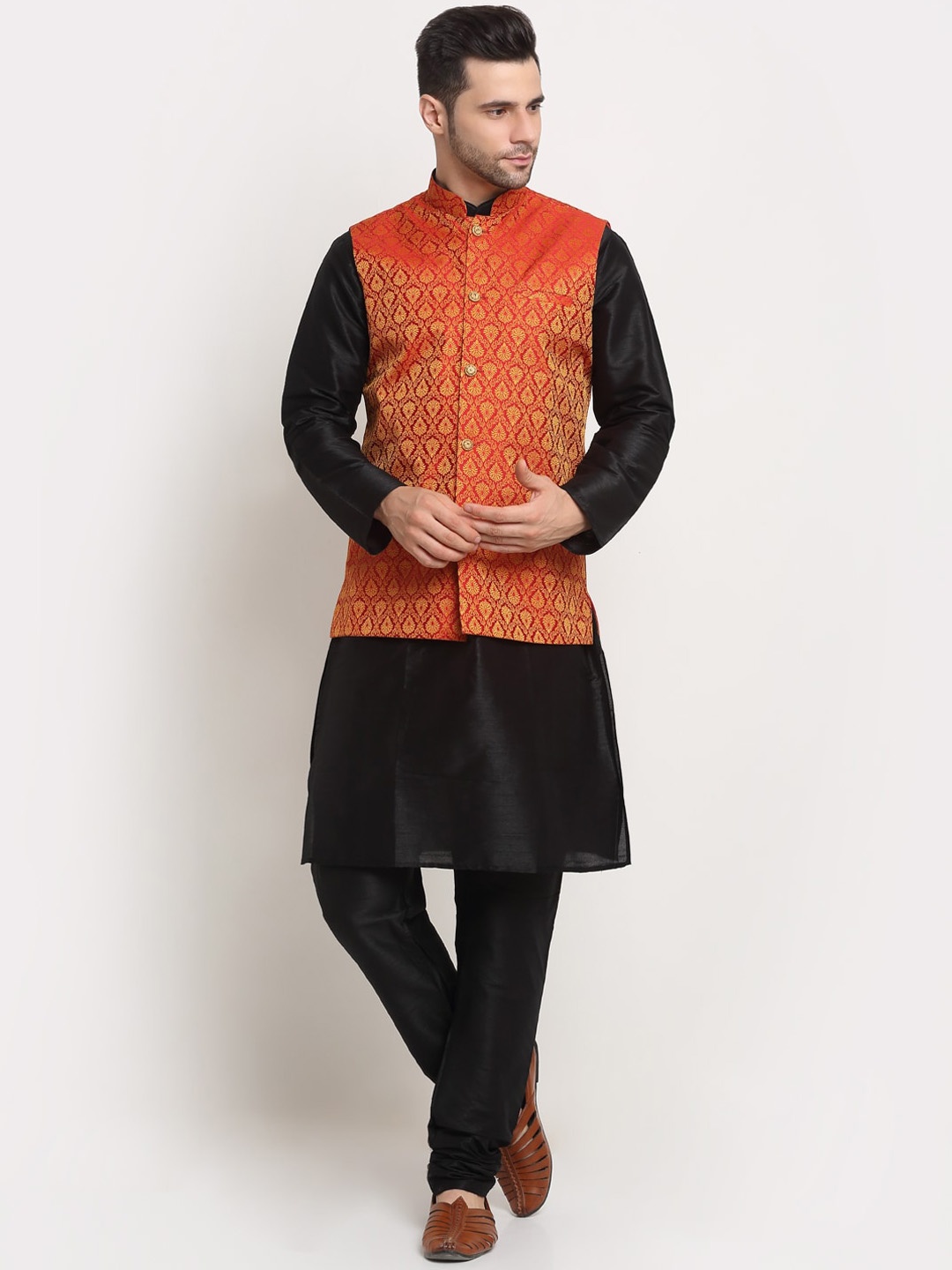 

KRAFT INDIA Men Kurta With Churidar & Nehru jacket, Black