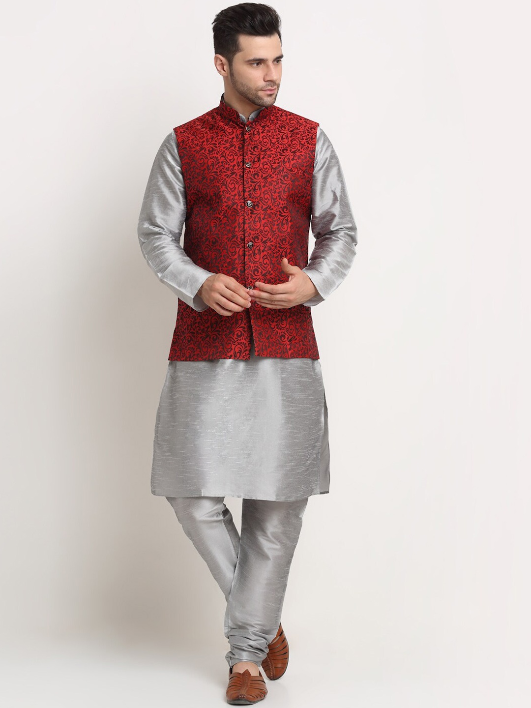 

KRAFT INDIA Men Kurta with Churidar & Jacquard Nehru jacket, Silver