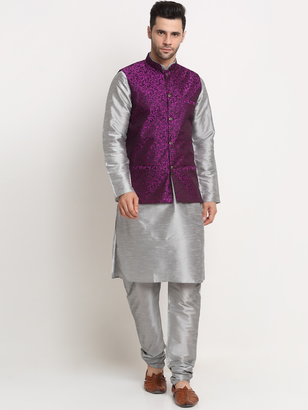 

KRAFT INDIA Men Kurta With Churidar & Nehru jacket, Silver