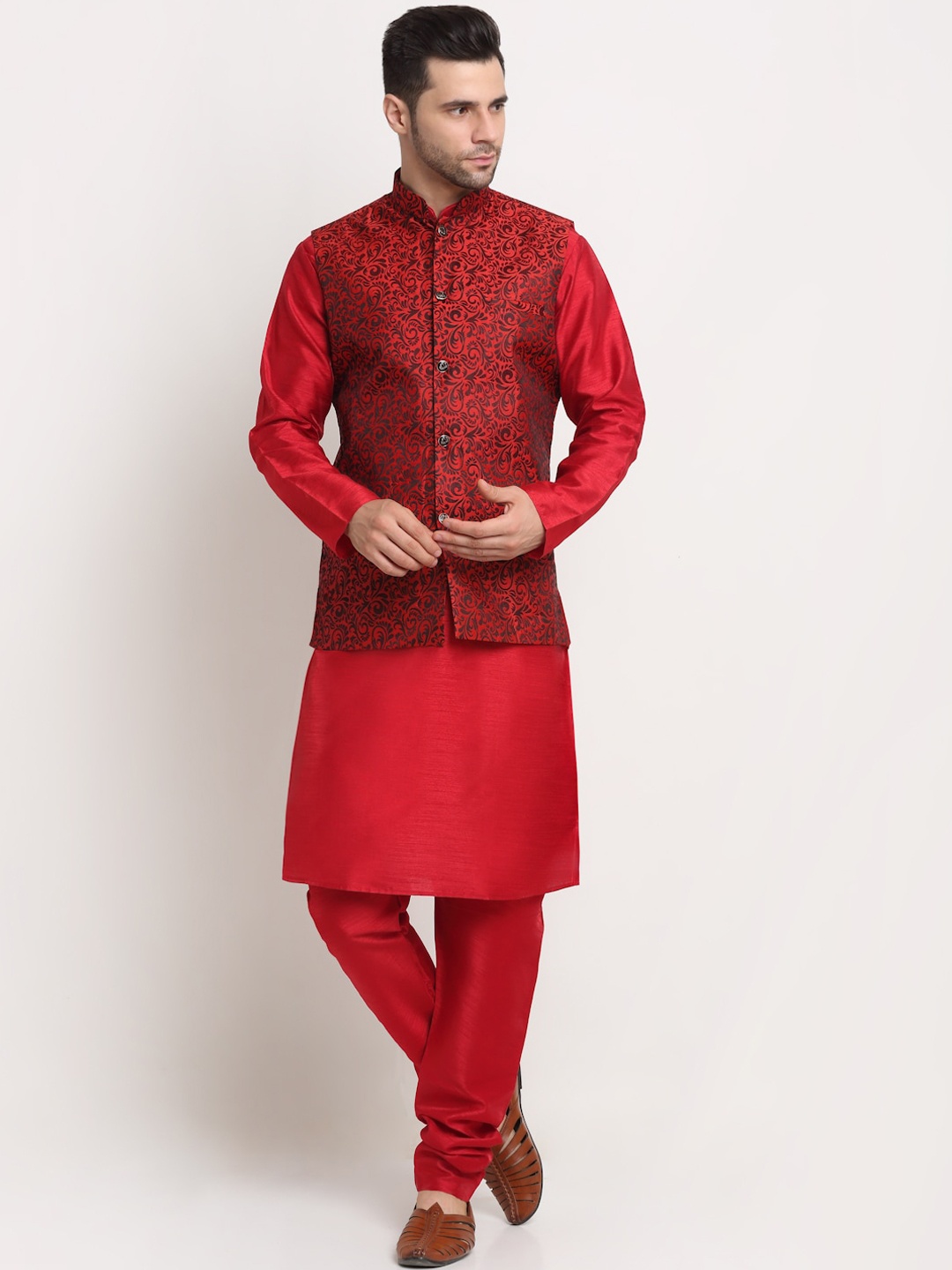 

KRAFT INDIA Men Kurta and Churidar with Nehru jacket, Maroon