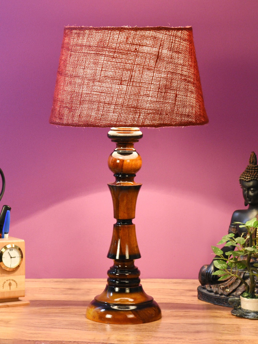 

foziq Brown & Red Textured Wooden Table Lamp