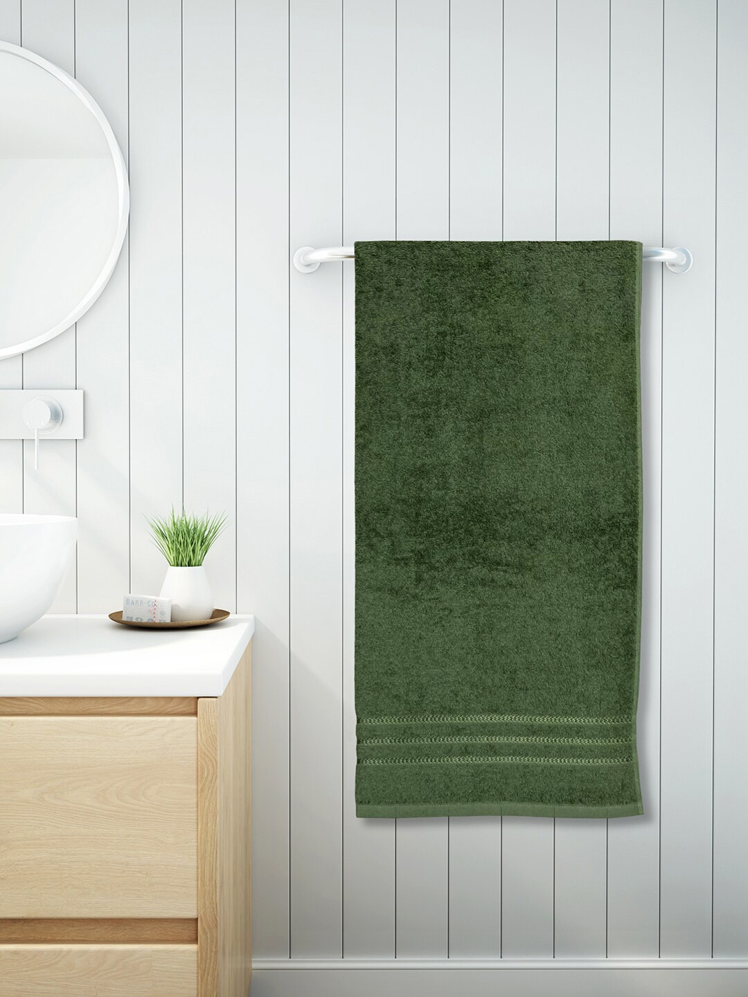 

Welspun Green Solid Pure Cotton 380 GSM Cotton Bath Towel