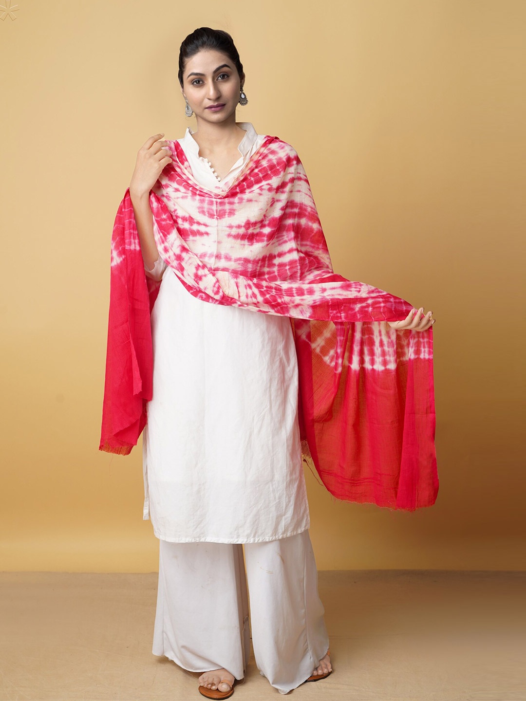 

Unnati Silks Women Red & Off White Ethnic Motifs Printed Pure Cotton Shibori Dupatta
