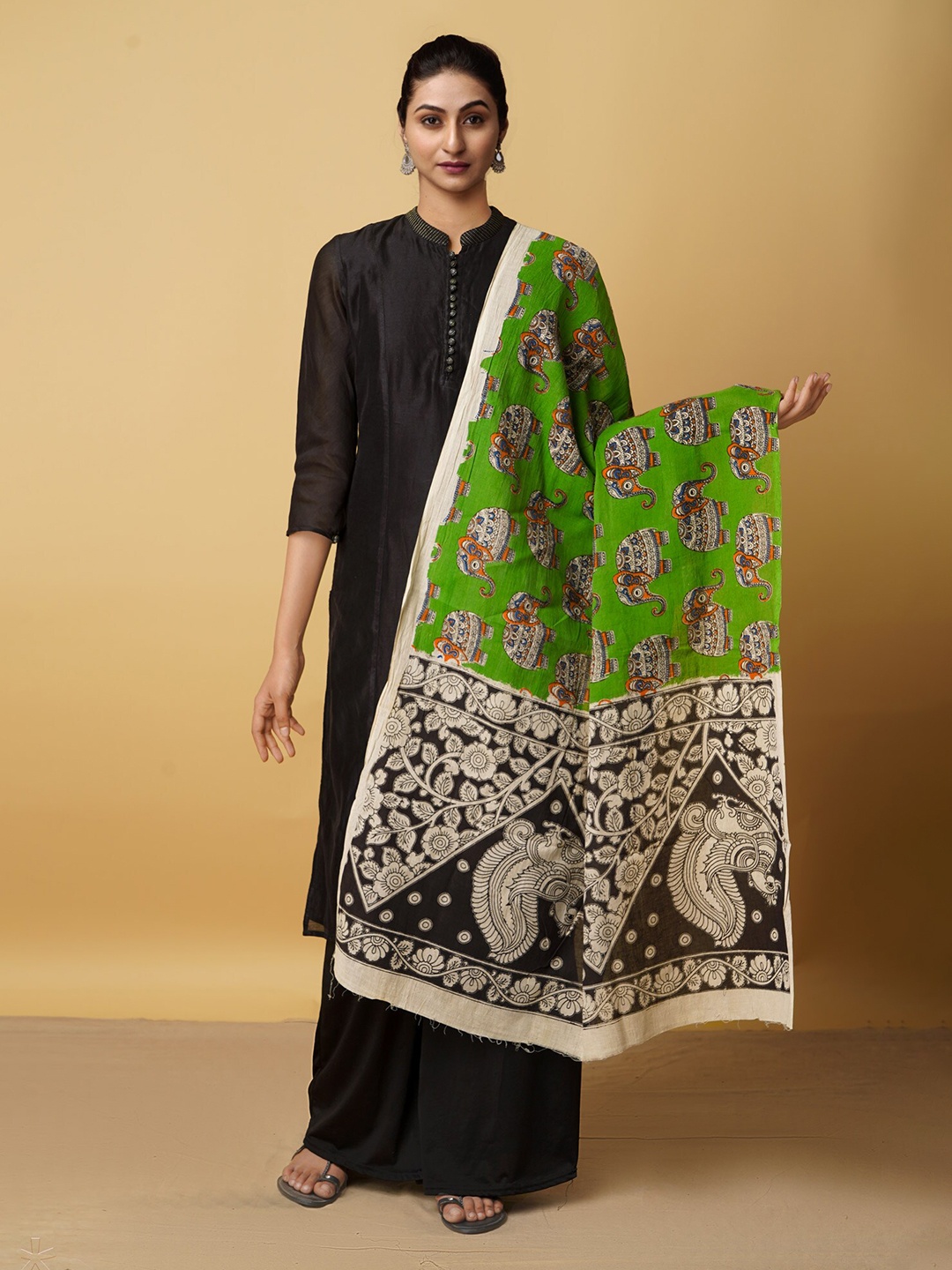 

Unnati Silks Green & Black Ethnic Motifs Printed Pure Cotton Kalamkari Dupatta
