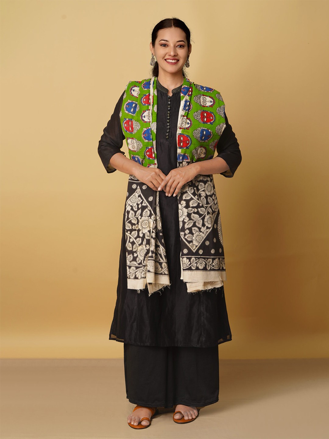 

Unnati Silks Green & Red Ethnic Motifs Printed Pure Cotton Kalamkari Dupatta