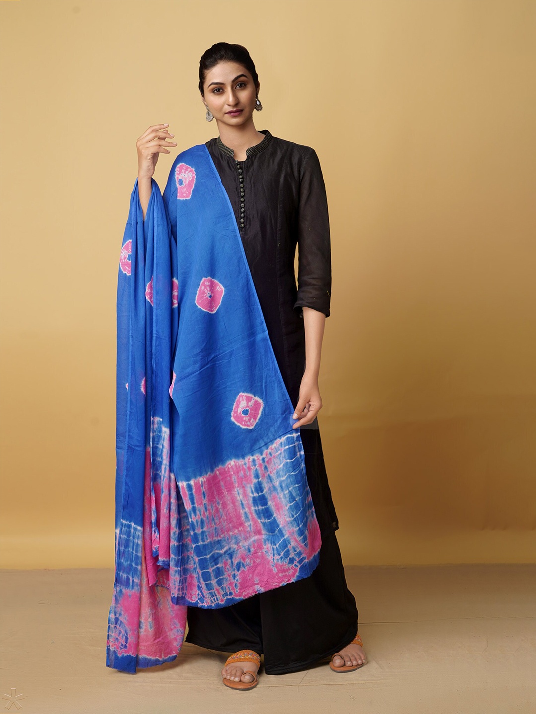 

Unnati Silks Women Blue & Pink Printed Pure Cotton Shibori Dupatta