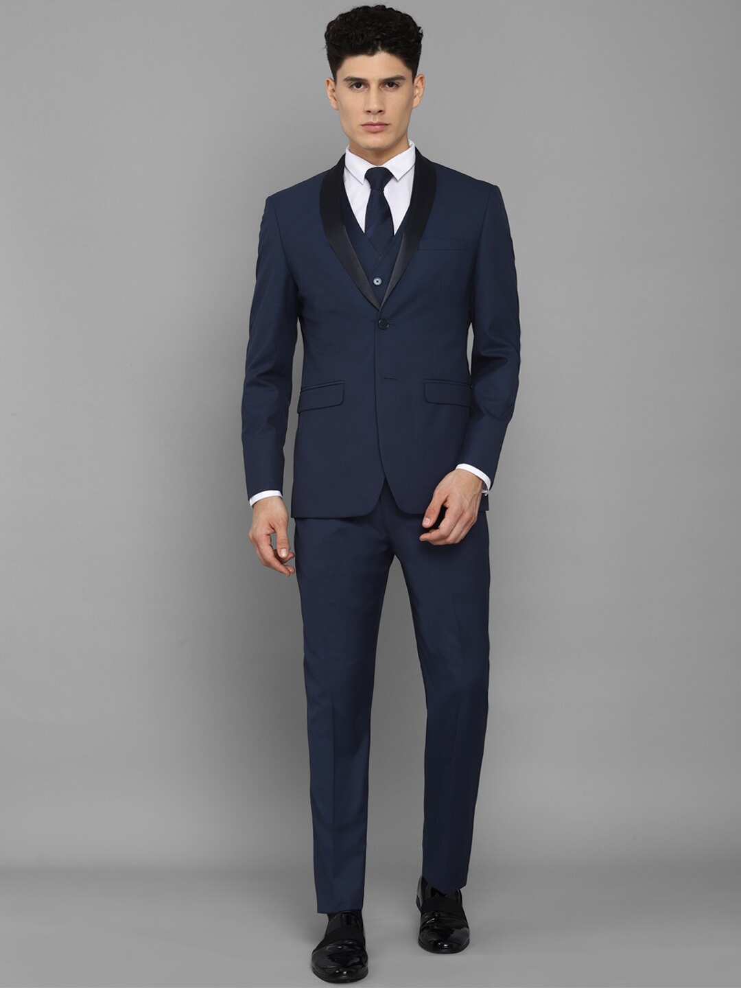 

Allen Solly Men Navy Blue Solid Single-Breasted Slim-Fit Three-Piece Suit