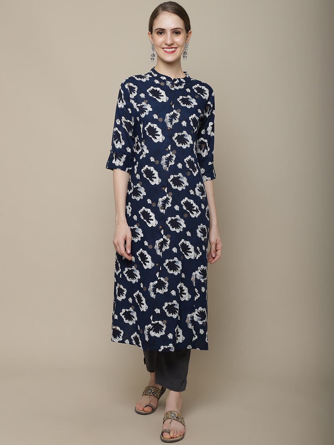 

Sangria Women Navy Blue & White Pure Cotton Floral Printed Floral Kurta