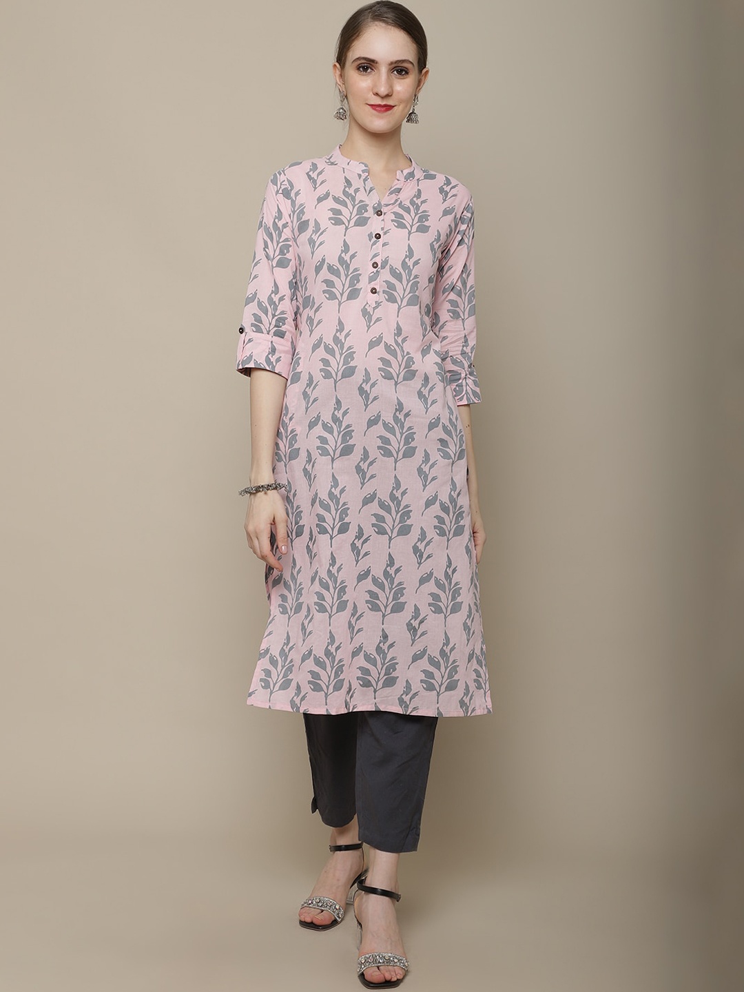 

Sangria Women Pink & Grey Floral Printed Kurta