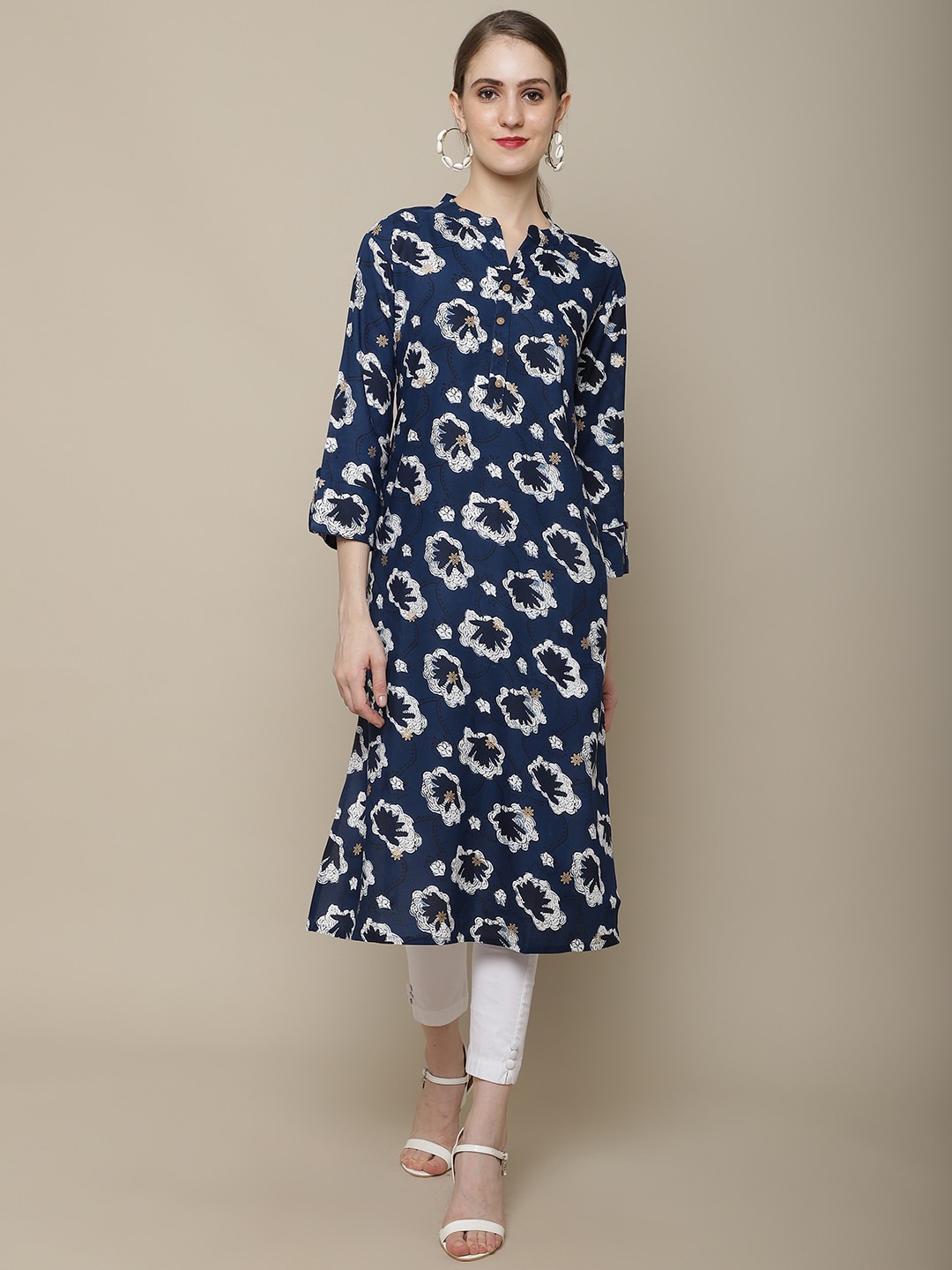 

Sangria Women Navy Blue & White Floral Printed Floral Kurta