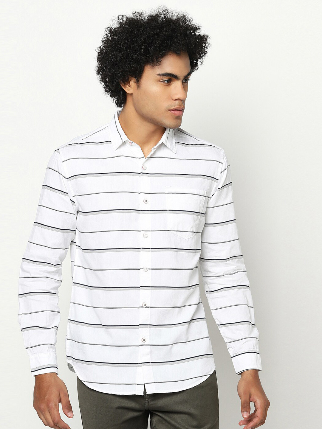 

Blue Buddha Men Regular Fit Horizontal Striped Cotton Casual Shirt, White