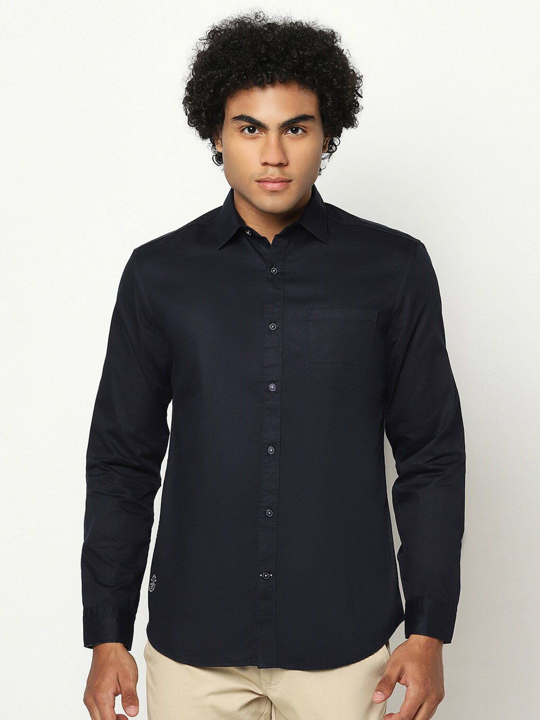 

Blue Buddha Men Regular Fit Solid Cotton Casual Shirt, Navy blue