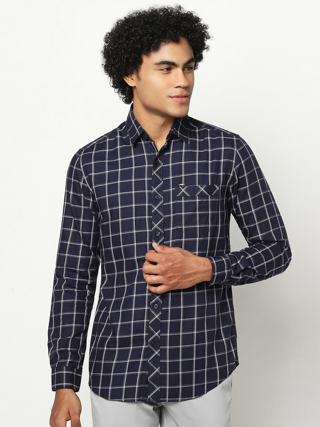

Blue Buddha Men Regular Fit Windowpane Checked Cotton Casual Shirt, Navy blue