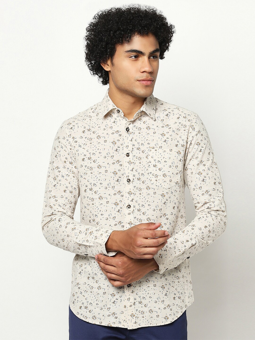 

Blue Buddha Men Regular Fit Floral Printed Cotton Casual Shirt, Beige