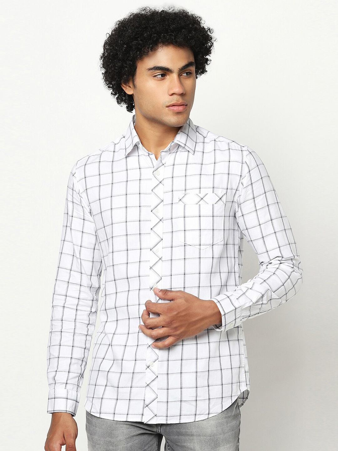 

Blue Buddha Men Regular Fit Windowpane Checked Cotton Casual Shirt, White