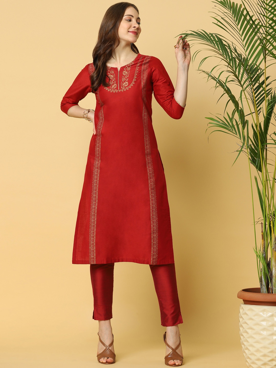 

Indifusion Women Red Ethnic Motifs Yoke Design Chanderi Silk Kurta