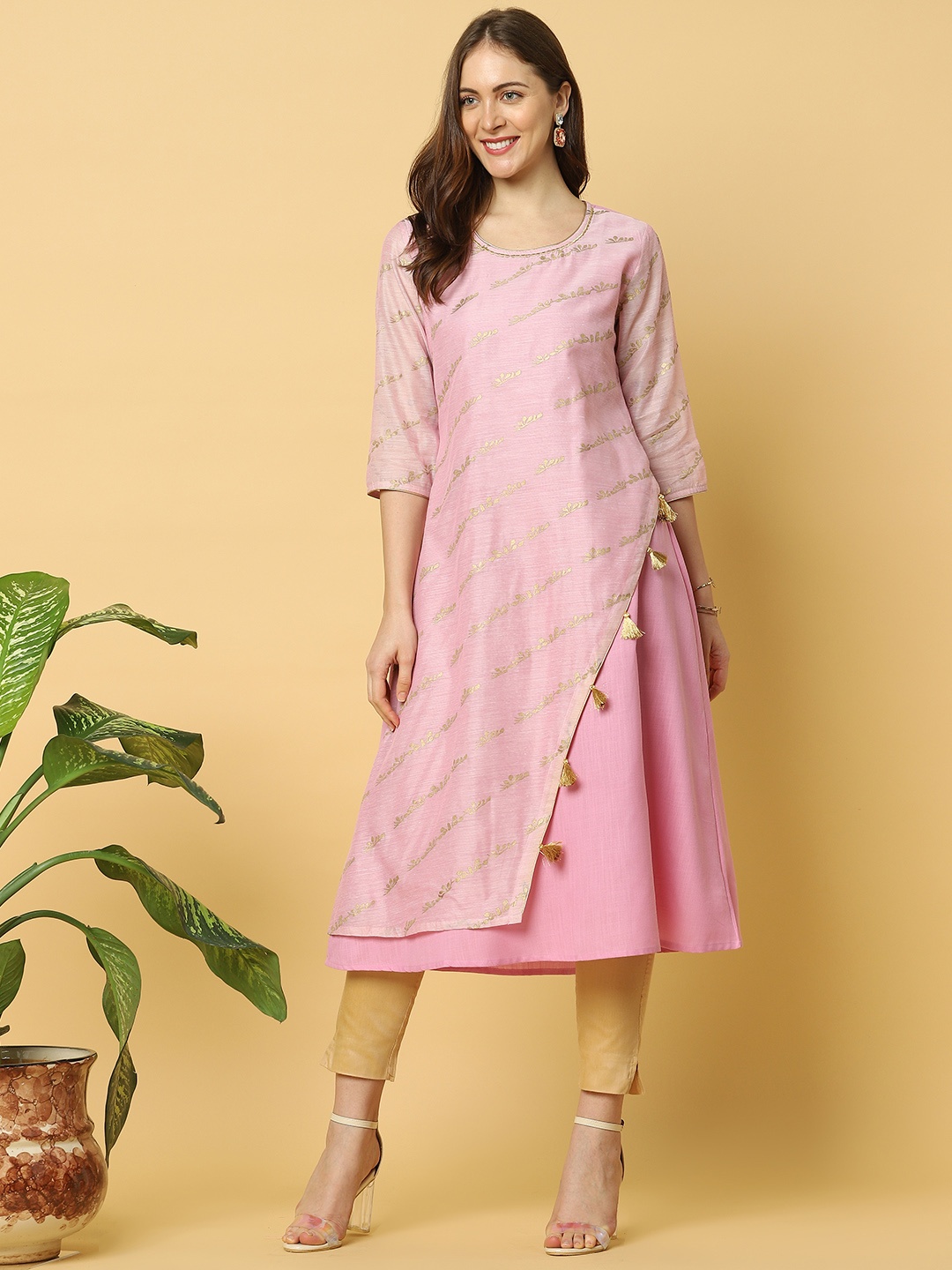

Indifusion Women Pink Floral Chanderi Silk Kurta