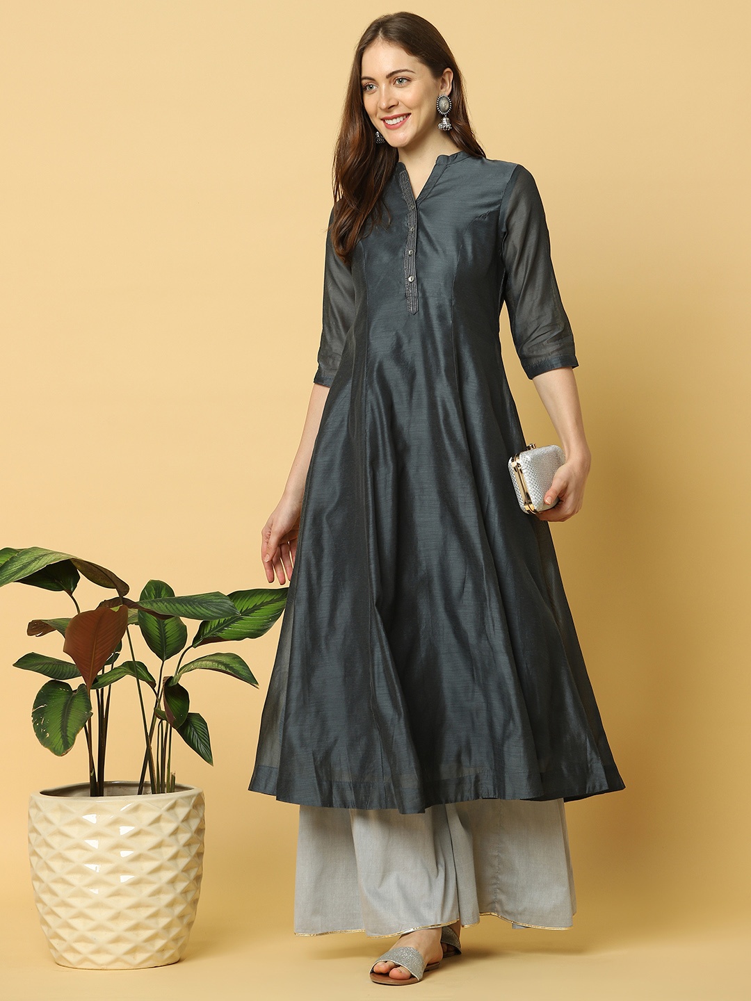 

Indifusion Women Grey Chanderi Silk Anarkali Kurta