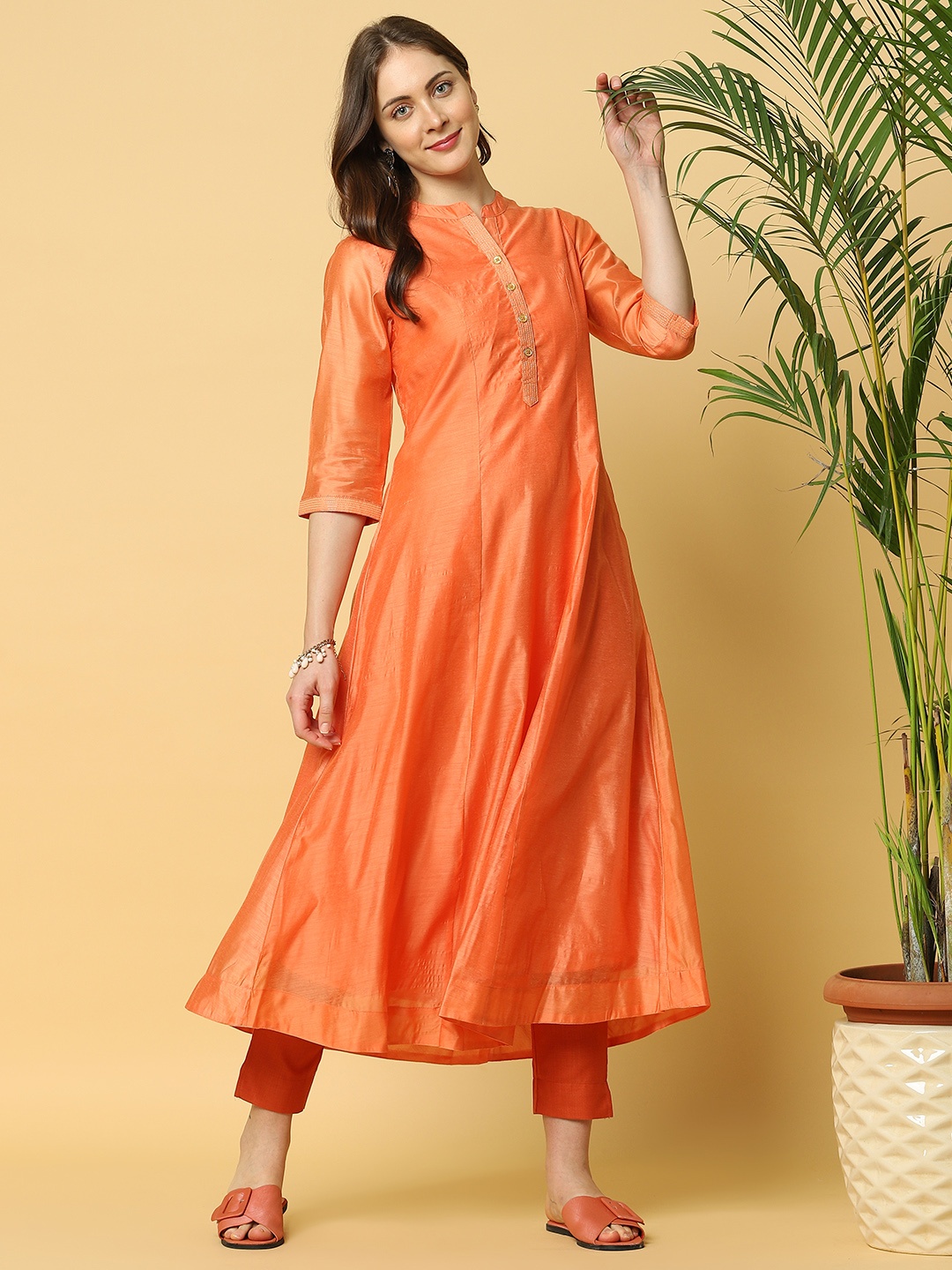 

Indifusion Women Peach-Coloured Chanderi Silk Anarkali Kurta