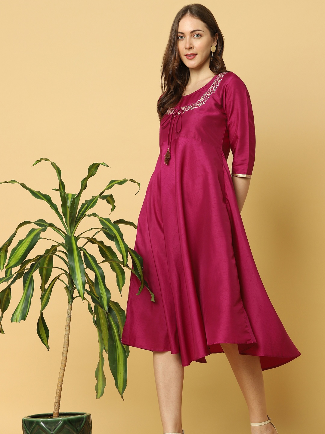 

Indifusion Women Purple Floral Yoke Design Chanderi Silk Kurta