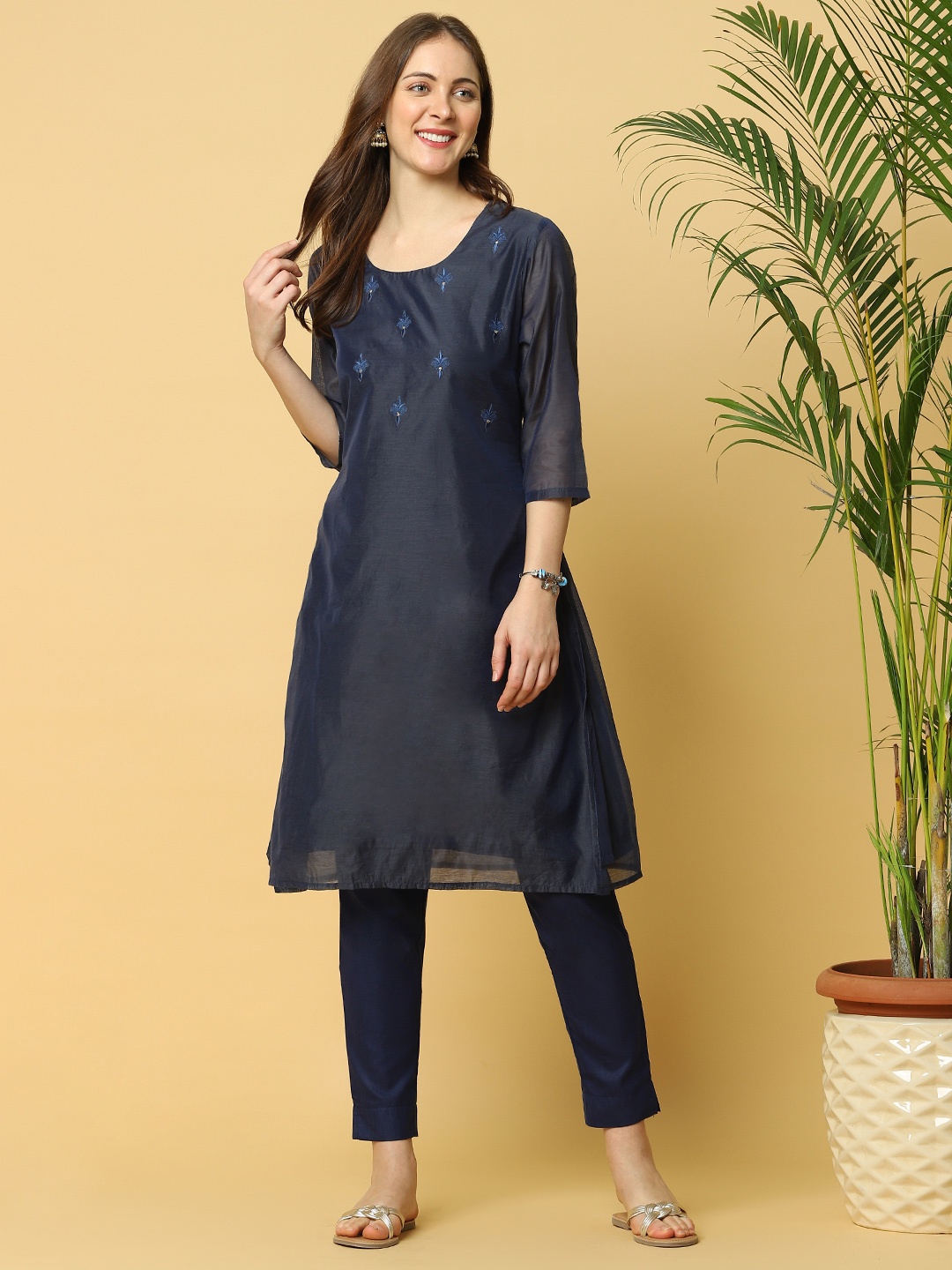 

Indifusion Women Blue Ethnic Motifs Embroidered Chanderi Silk Kurta