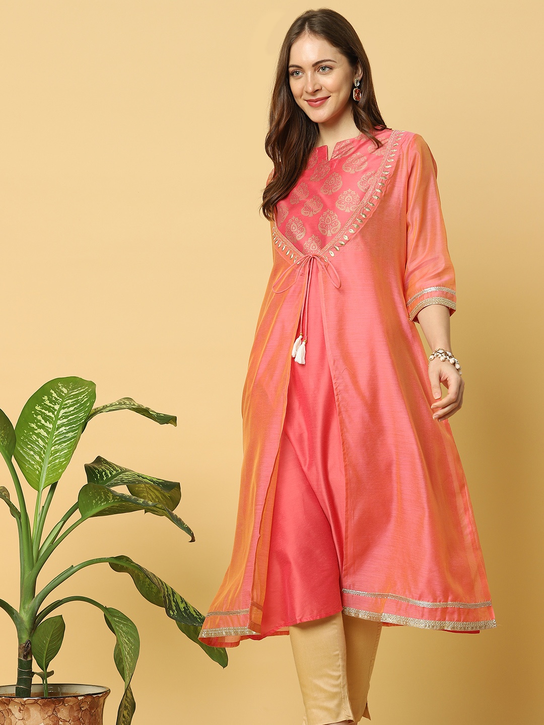 

Indifusion Women Pink Ethnic Motifs Yoke Design Chanderi Silk Kurta