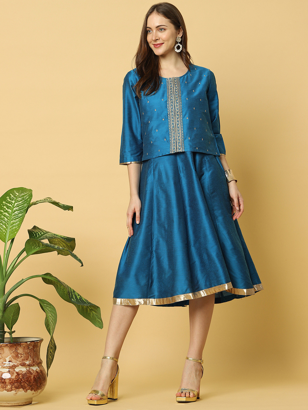 

Indifusion Women Blue Ethnic Motifs Yoke Design Chanderi Silk Kurta