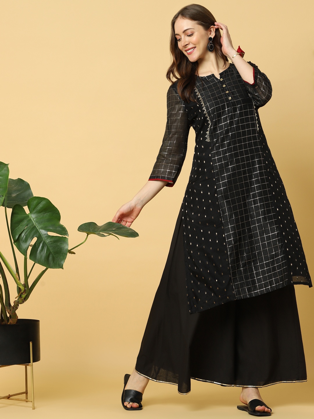 

Indifusion Women Black Checked Chanderi Silk Kurta