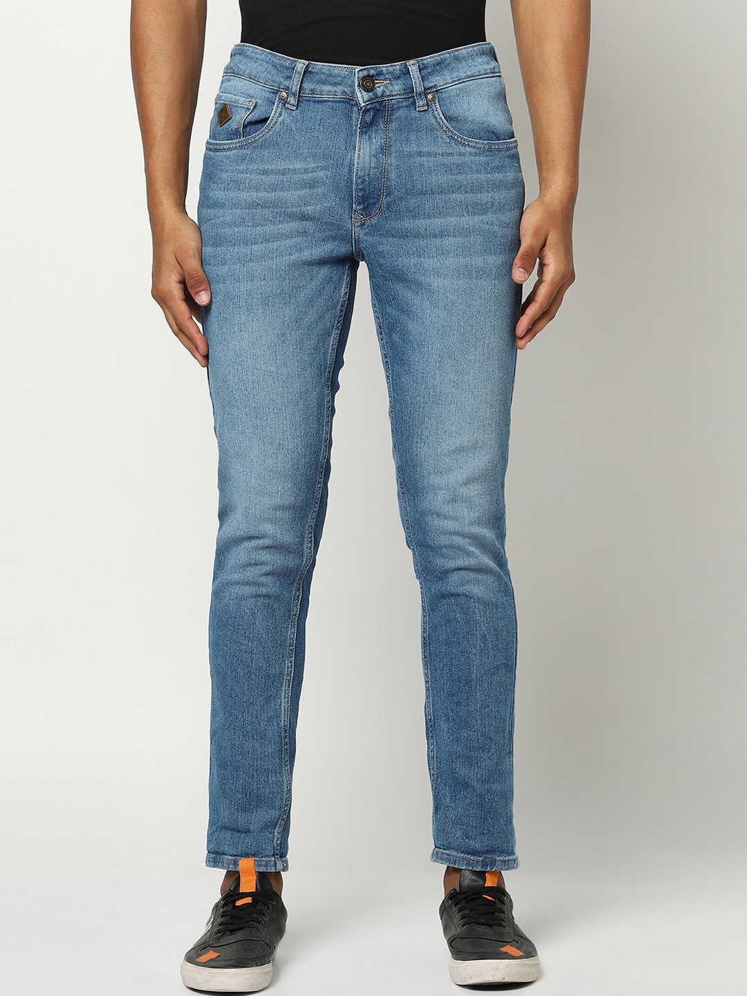 

Blue Buddha Men Blue Heavy Fade Stretchable Jeans