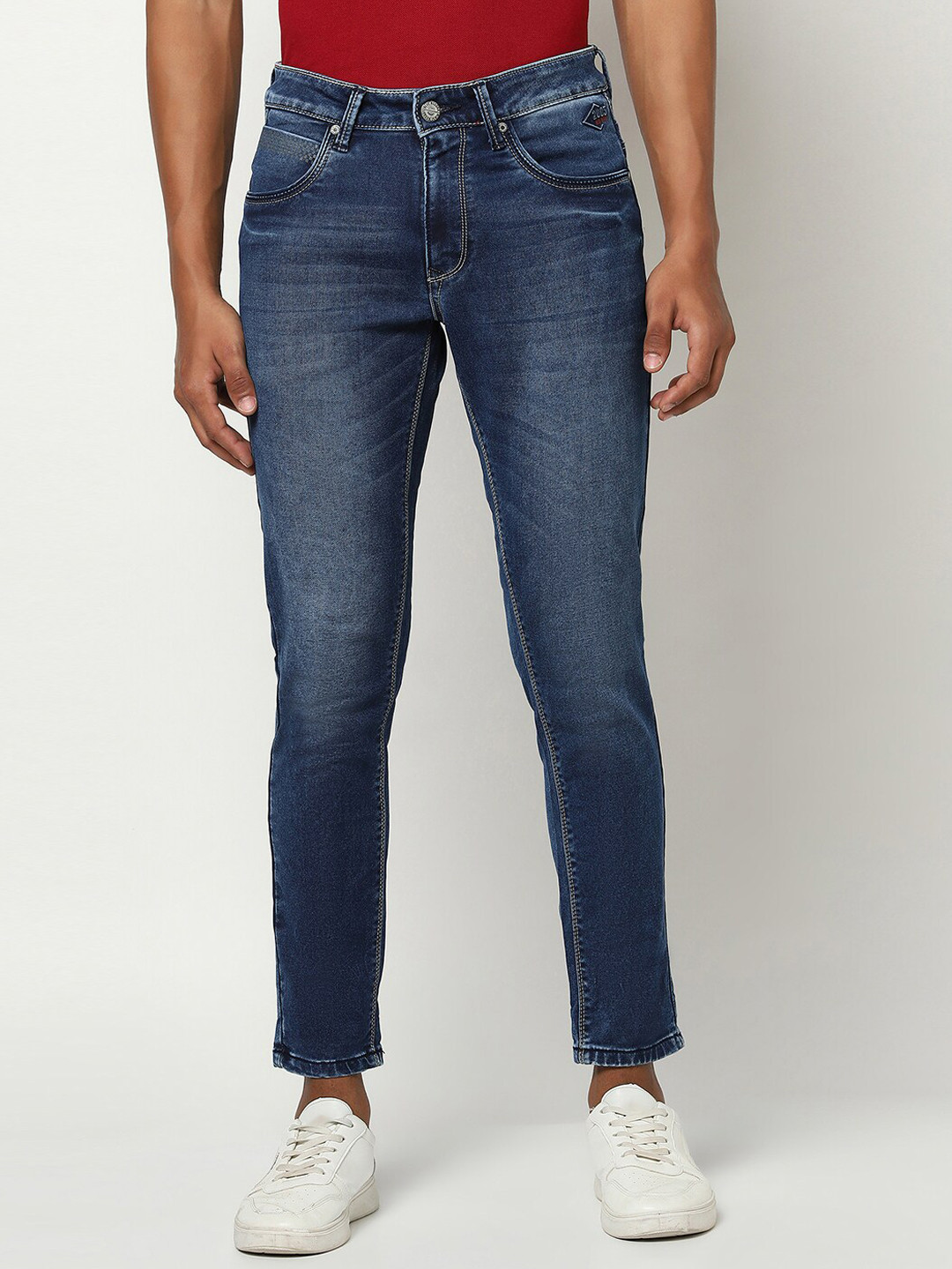 

Blue Buddha Men Navy Blue Light Fade Stretchable Jeans