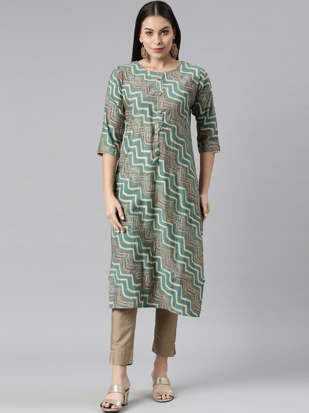 

Neerus Women Green Geometric Printed Kurta